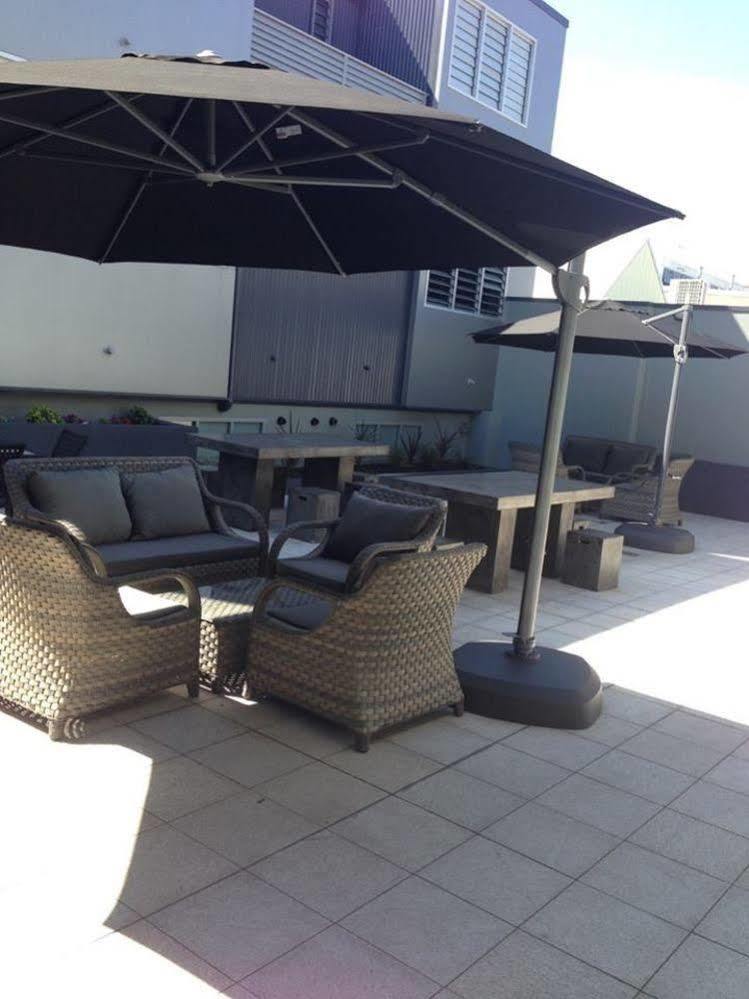 Crown On Darby Newcastle Aparthotel Exterior foto