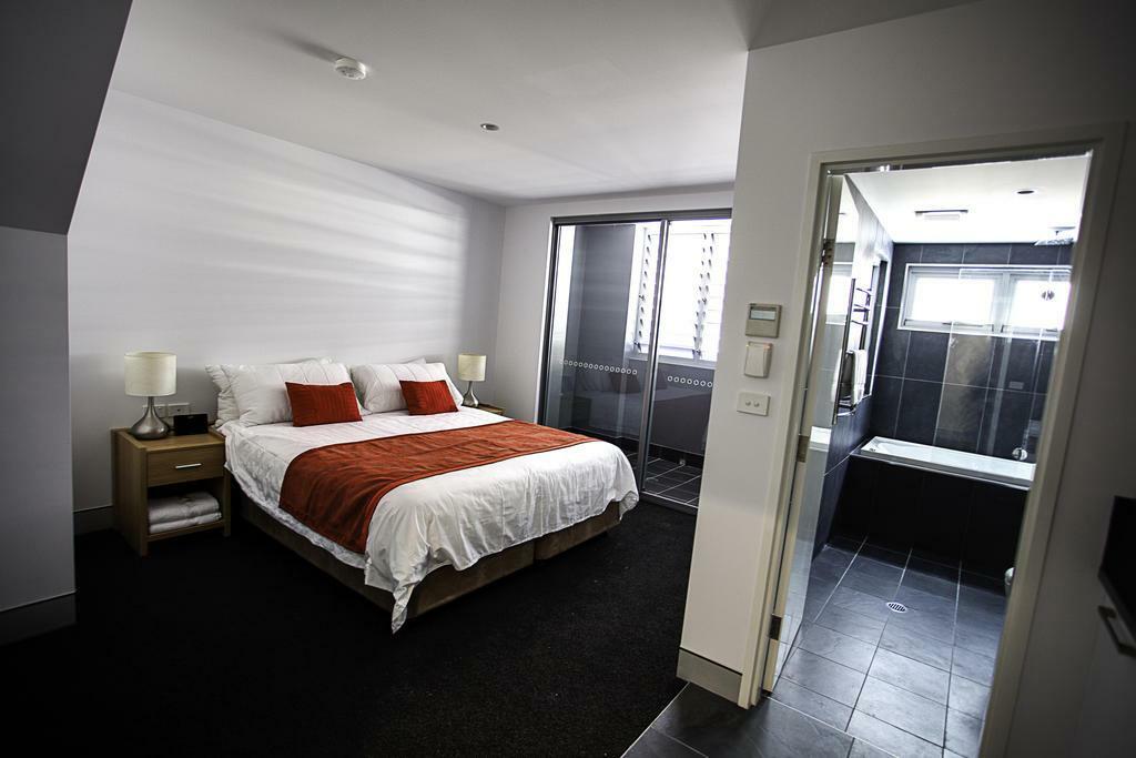 Crown On Darby Newcastle Aparthotel Exterior foto